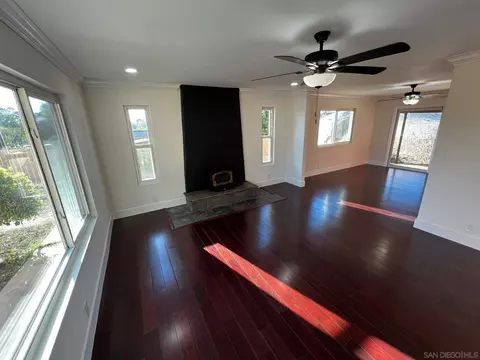 Living - 2542 Mitten Ln, Ramona, CA 92065 photo 2 of 2
