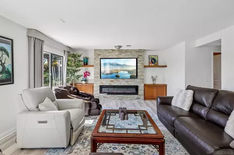 Living - 1512 Thomas Pl, Chula Vista, CA 91911 photo 5 of 8