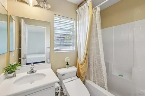 Bath - 1512 Thomas Pl, Chula Vista, CA 91911 photo 5 of 9
