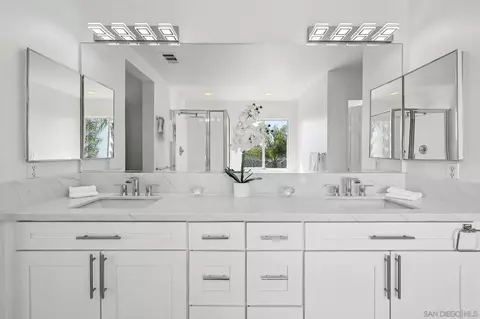 Bath - 1512 Thomas Pl, Chula Vista, CA 91911 photo 6 of 9
