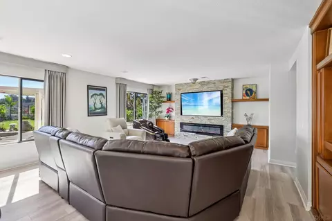 Living - 1512 Thomas Pl, Chula Vista, CA 91911 photo 4 of 8