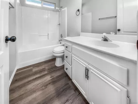 Bath - 1822 Mcdougal Way, El Cajon, CA 92021 photo 2 of 2