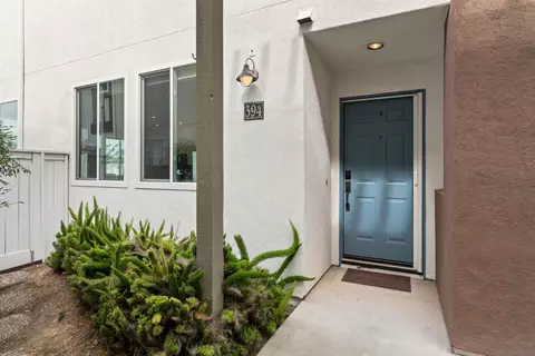 Exterior - 394 Carmel Creeper Pl, Encinitas, CA 92024 photo 5 of 7
