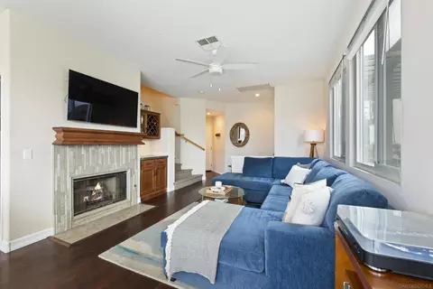 Living - 394 Carmel Creeper Pl, Encinitas, CA 92024 photo 3 of 3