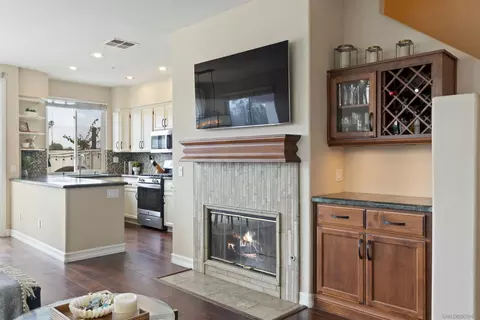 Kitchen - 394 Carmel Creeper Pl, Encinitas, CA 92024 photo 1 of 5