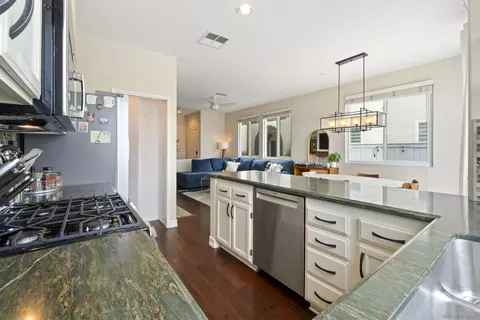 Kitchen - 394 Carmel Creeper Pl, Encinitas, CA 92024 photo 5 of 5