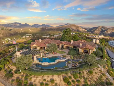 View/Area - 15707 Blue Crystal Trl, Poway, CA 92064 photo 2 of 5