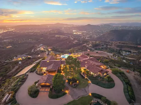 15707 Blue Crystal Trl, Poway, CA 92064