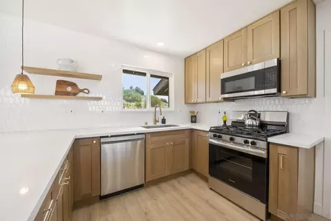 Kitchen - 3912 Wooster Dr, Oceanside, CA 92056 photo 4 of 7