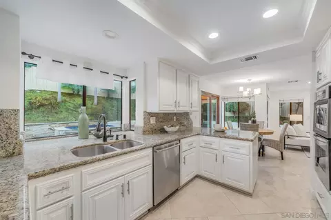 Kitchen - 1931 Avenida Joaquin, Encinitas, CA 92024 photo 3 of 3