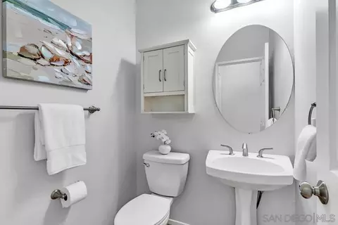 Bath - 1171 Monterey Pl, Encinitas, CA 92024 photo 1 of 5