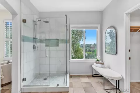 Bath - 1171 Monterey Pl, Encinitas, CA 92024 photo 3 of 5