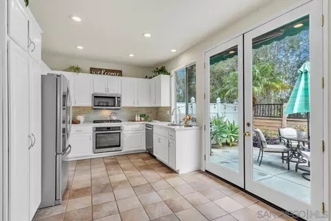 Kitchen - 1171 Monterey Pl, Encinitas, CA 92024 photo 1 of 3