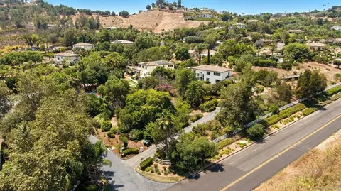 View/Area - 3380 Vista Norte, Escondido, CA 92025 photo 2 of 6