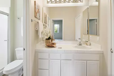 Bath - 3380 Vista Norte, Escondido, CA 92025 photo 1 of 5