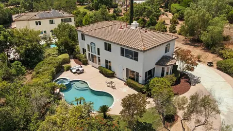 View/Area - 3380 Vista Norte, Escondido, CA 92025 photo 6 of 6