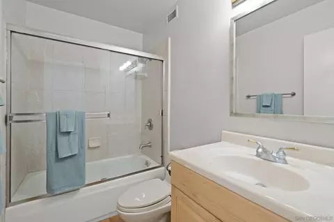 Bath - 14449 Range Park Rd, Poway, CA 92064 photo 3 of 4