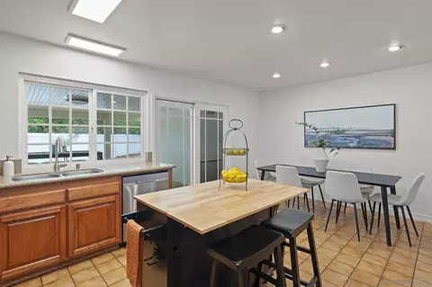 Kitchen - 14449 Range Park Rd, Poway, CA 92064 photo 4 of 4