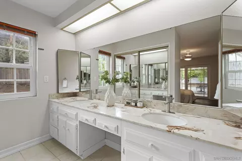 Bath - 14449 Range Park Rd, Poway, CA 92064 photo 1 of 4