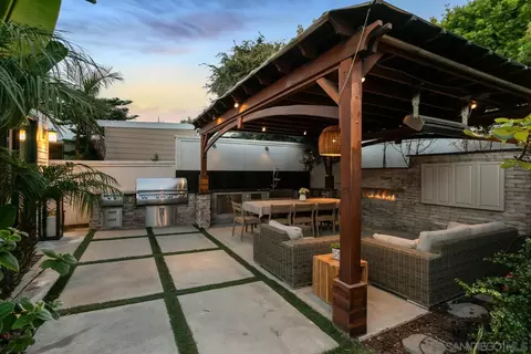 Exterior - 6411 Dowling Dr, La Jolla, CA 92037 photo 12 of 14