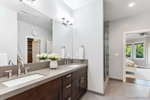 Bath - 6411 Dowling Dr, La Jolla, CA 92037 photo 1 of 6