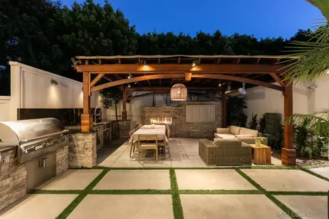 Exterior - 6411 Dowling Dr, La Jolla, CA 92037 photo 10 of 14