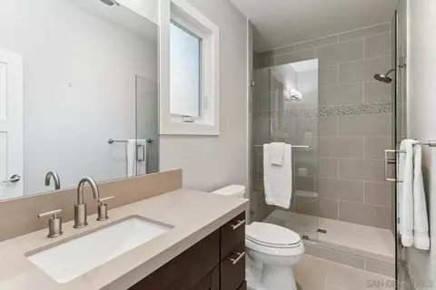 Bath - 6411 Dowling Dr, La Jolla, CA 92037 photo 3 of 6