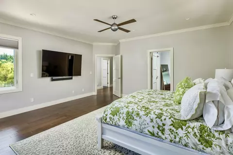 Bedroom - 6411 Dowling Dr, La Jolla, CA 92037 photo 1 of 5