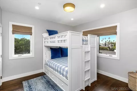 Bedroom - 6411 Dowling Dr, La Jolla, CA 92037 photo 4 of 5