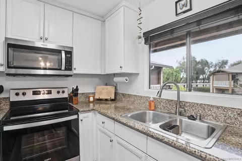 Kitchen - 1423 Graves Ave #240, El Cajon, CA 92021 photo 4 of 4