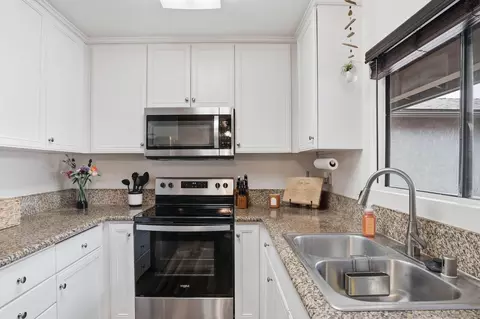 Kitchen - 1423 Graves Ave #240, El Cajon, CA 92021 photo 3 of 4