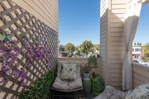 Exterior - 7585 Eads #A, La Jolla, CA 92037 photo 8 of 14