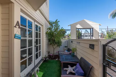 Exterior - 7585 Eads #A, La Jolla, CA 92037 photo 4 of 14