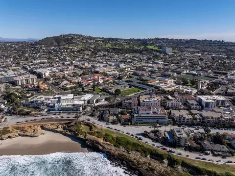 View/Area - 7585 Eads #A, La Jolla, CA 92037 photo 8 of 9