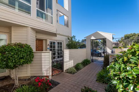 Exterior - 7585 Eads #A, La Jolla, CA 92037 photo 10 of 14