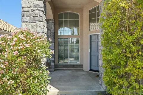 Exterior - 2292 Rock Crest Gln, Escondido, CA 92026 photo 2 of 13