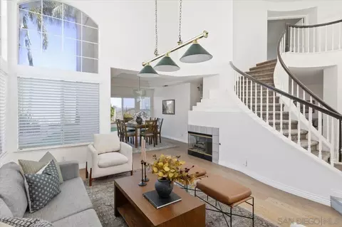 Living - 2292 Rock Crest Gln, Escondido, CA 92026 photo 2 of 5