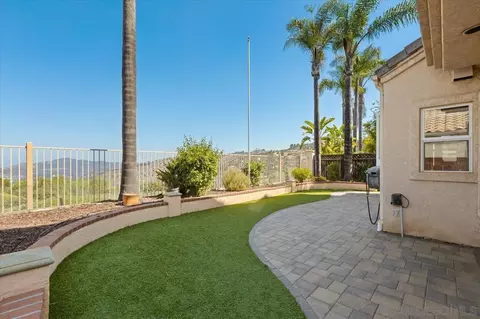 Exterior - 2292 Rock Crest Gln, Escondido, CA 92026 photo 5 of 13