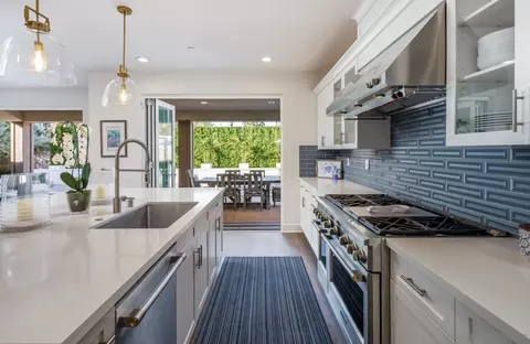 Kitchen - 939 Moonstone Ct, Encinitas, CA 92024 photo 2 of 3