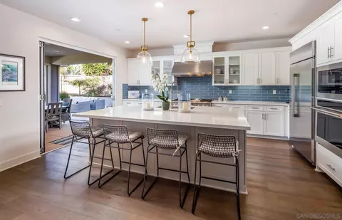 Kitchen - 939 Moonstone Ct, Encinitas, CA 92024 photo 1 of 3