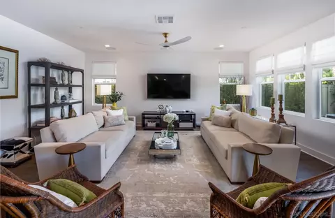 Living - 939 Moonstone Ct, Encinitas, CA 92024 photo 1 of 3