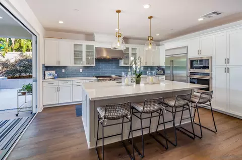 Kitchen - 939 Moonstone Ct, Encinitas, CA 92024 photo 3 of 3