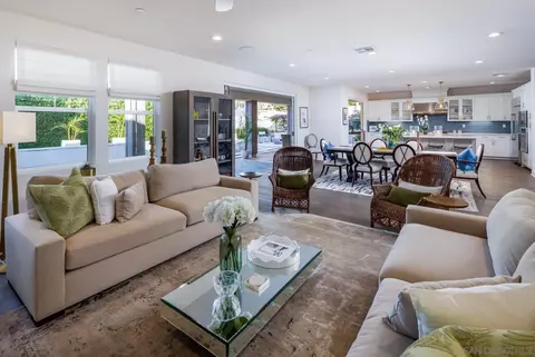 Living - 939 Moonstone Ct, Encinitas, CA 92024 photo 2 of 3