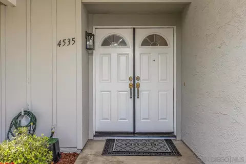 4535 Trieste Dr, Carlsbad, CA 92010 photo 3