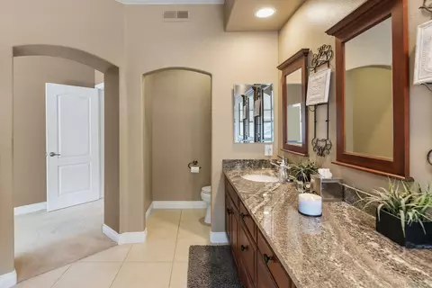 Bath - 470 Chestnut Roan Dr, Alpine, CA 91901 photo 3 of 3