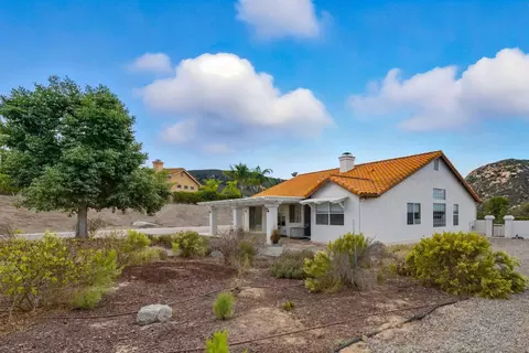 Exterior - 470 Chestnut Roan Dr, Alpine, CA 91901 photo 12 of 20