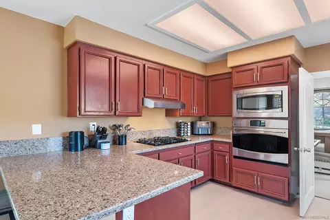 Kitchen - 470 Chestnut Roan Dr, Alpine, CA 91901 photo 3 of 5