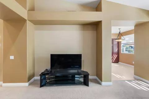 Living - 470 Chestnut Roan Dr, Alpine, CA 91901 photo 5 of 5