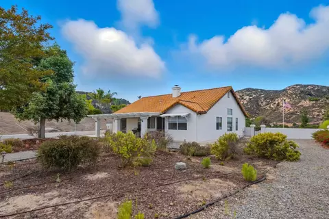 Exterior - 470 Chestnut Roan Dr, Alpine, CA 91901 photo 11 of 20