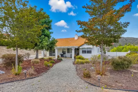Exterior - 470 Chestnut Roan Dr, Alpine, CA 91901 photo 10 of 20